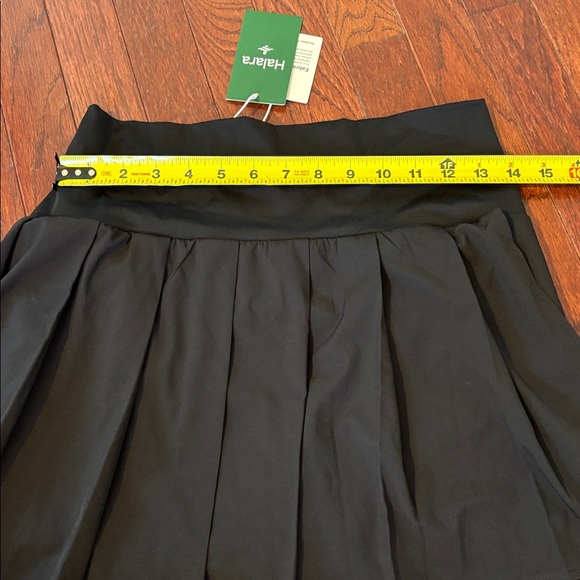 NWT HALARA Black Pleated Mini Skirt with Strappy Ring Cutout Detail large - Picture 6 of 8